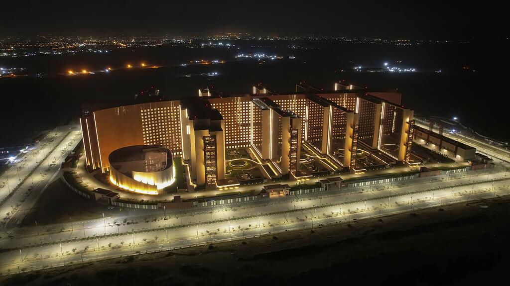Surat Diamond Bourse at night
